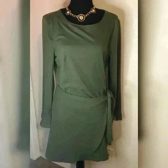 Green Ruffle Long Sleeve Wrap Tie Dress - Picture 6 of 10